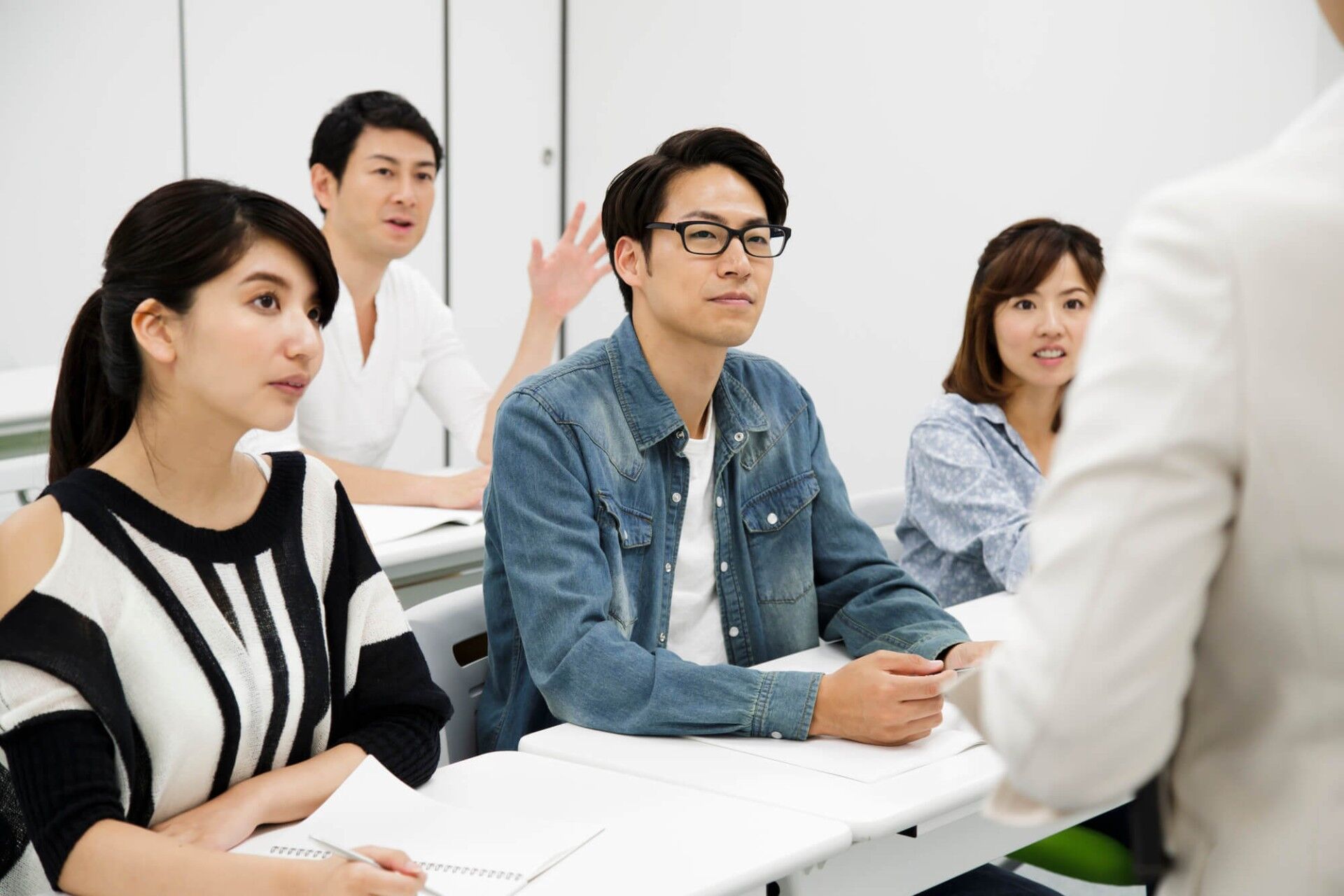 講師に質問する受講者